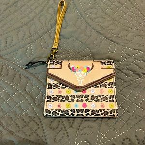 Super cute Catchfly NWOT wallet ready for you to carry!